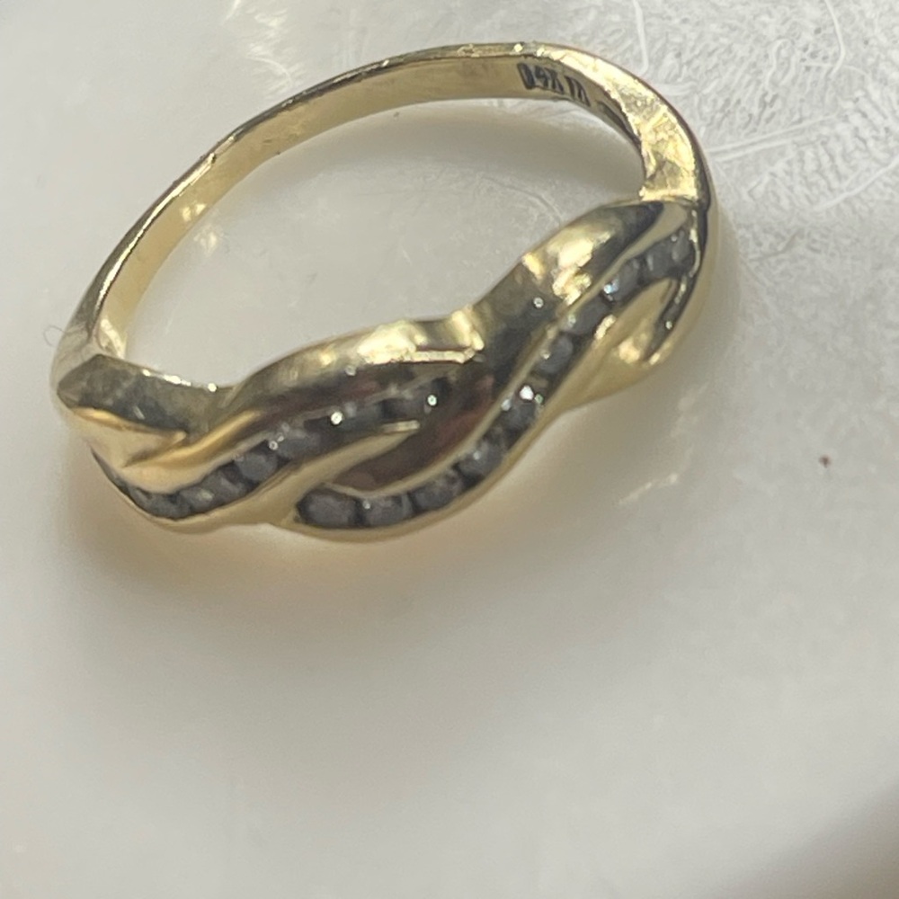 14k genuine natural diamonds ring size 6 - Picture 5 of 6